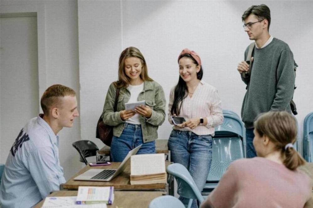 Benefits of Studying in English Universities in Malaysia